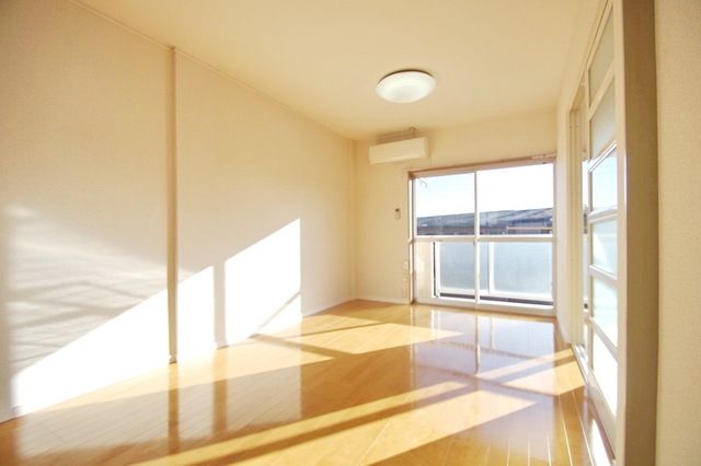 居室・リビング　★お部屋探しはタウンハウジング稲田堤店まで★