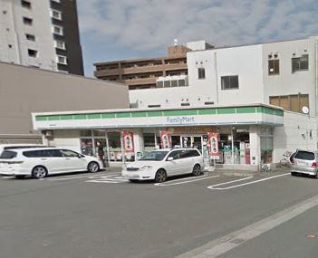 コンビニ　ファミリーマート 筑紫通比恵町店（コンビニ）まで131m
