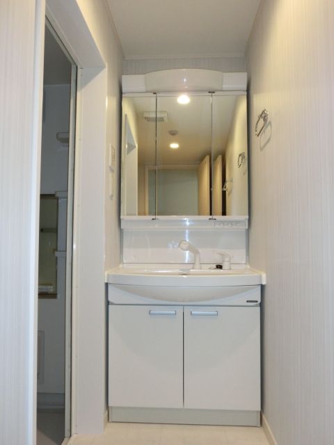 洗面設備　独立していると便利ですね。