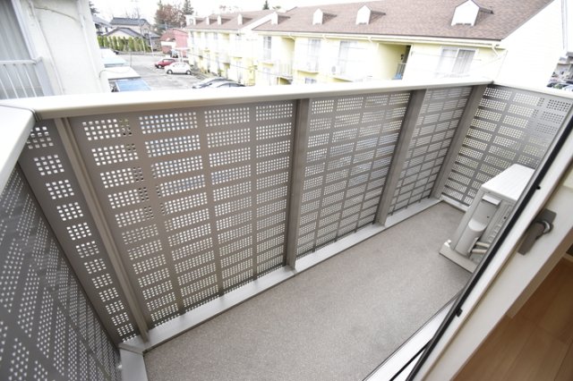 バルコニー　お洗濯にも便利なバルコニー付き