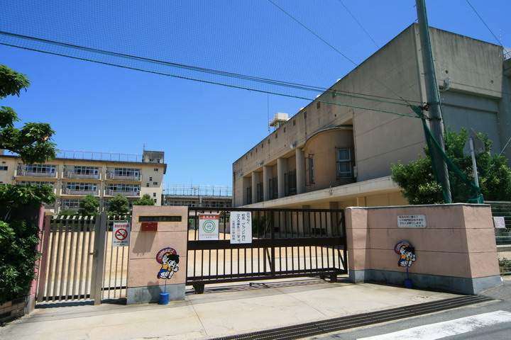 小学校　池田市立小学校北豊島小学校（小学校）まで1163m