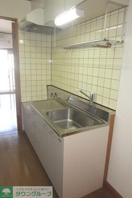 キッチン　二口ガスコンロ設置可。