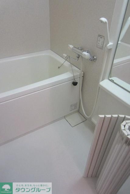 バス・シャワールーム　広めのお風呂です。