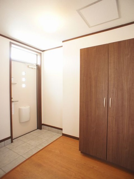 玄関　たくさん収納できるシューズボックスが付いています♪
