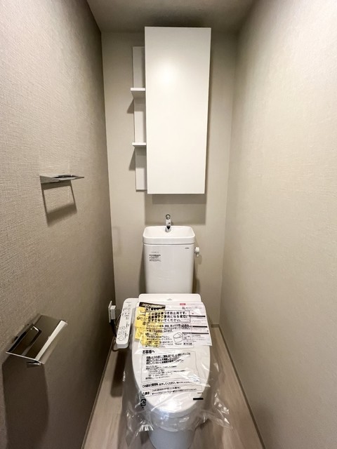 トイレ　※写真は同タイプ住戸です。
