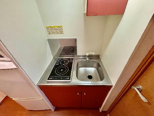 キッチン　設備・仕様は号室により異なる為、現況を優先いたします。