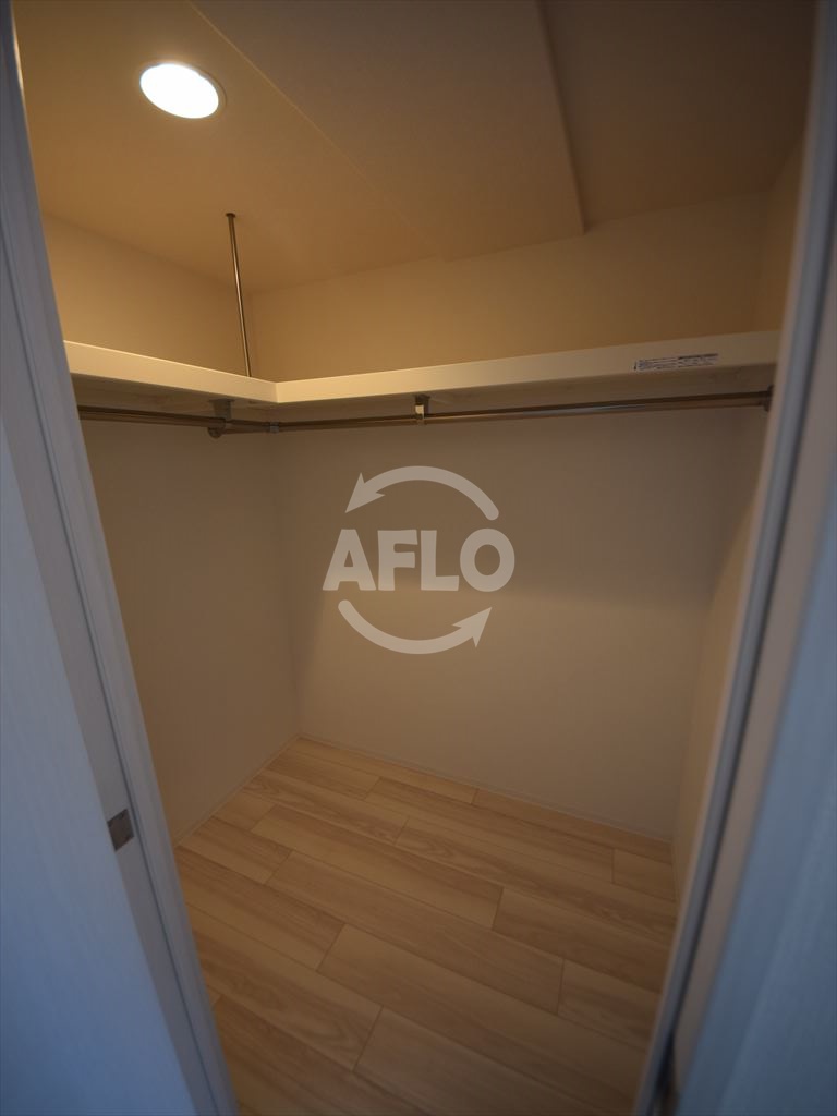 収納　エスプレイスOSAKAベイシティ　ウォークインクローゼット