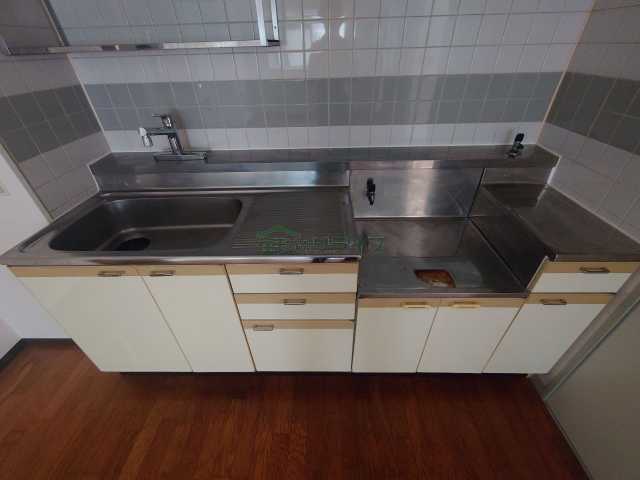 キッチン　別部屋の参考写真です。