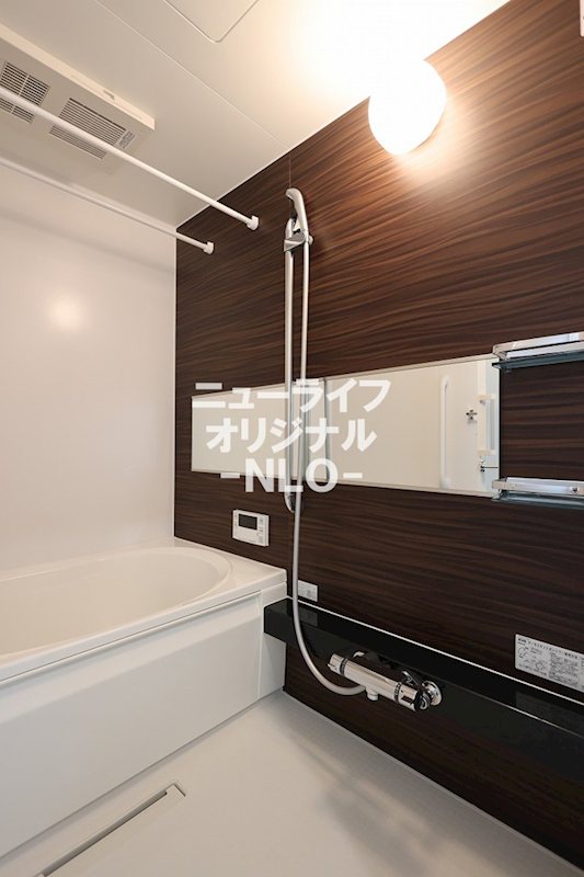 バス・シャワールーム　雨の日でも安心してお洗濯ができる浴室乾燥機付き☆