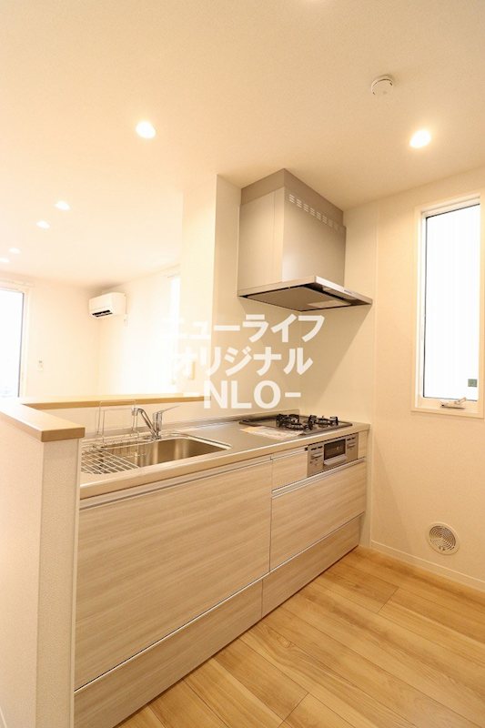 キッチン　３口コンロシステムキッチンでお料理も捗ります☆