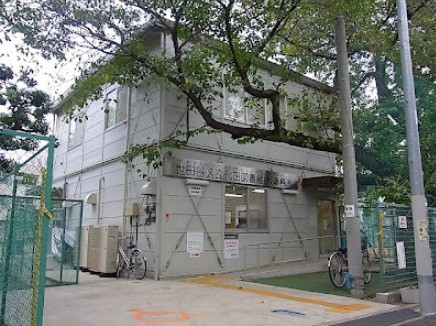 図書館　世田谷区立代田図書館（図書館）まで747m