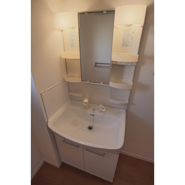 洗面設備　同じ建物の別なお部屋