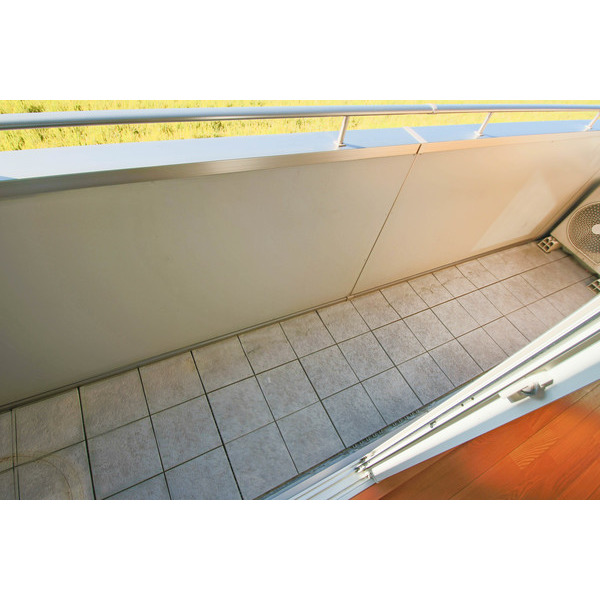 バルコニー　同じ建物の別なお部屋