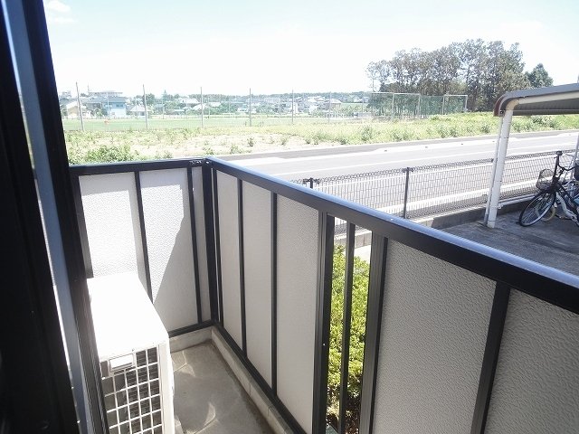 バルコニー　バルコニーからの眺めを楽しみながら食事をしませんか