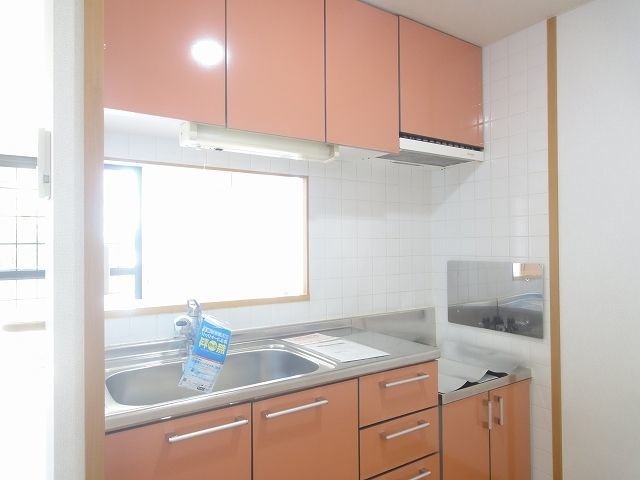 キッチン　コンパクトなキッチンで掃除もラクラク