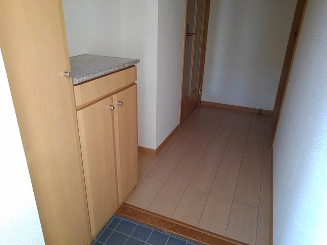 玄関　収納もある玄関です