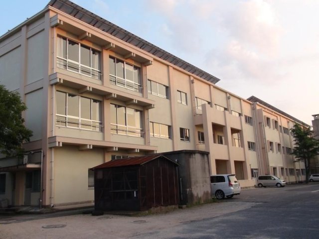 小学校　境港市立余子小学校（小学校）まで896m