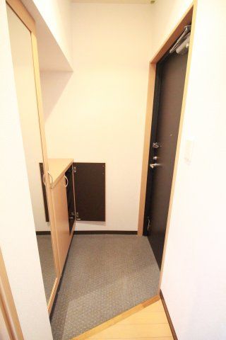 玄関　（同タイプ参考写真）ノベル田端　北区田端4