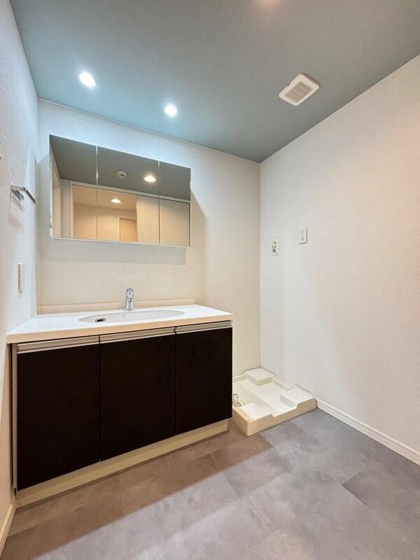 洗面設備　■収納＆鏡付き独立洗面台♪