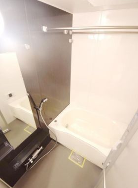 コンビニ　ファミリーマート東陽六丁目店（コンビニ）まで1277m