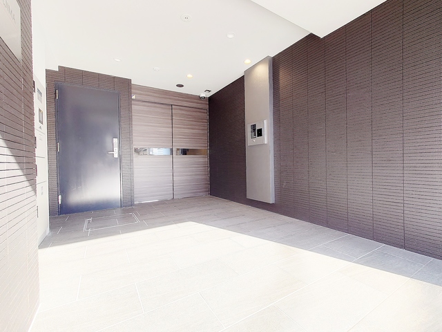 エントランス　オートロック・エレベーター