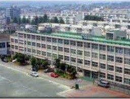 中学校　福生市立福生第二中学校（中学校）まで1185m