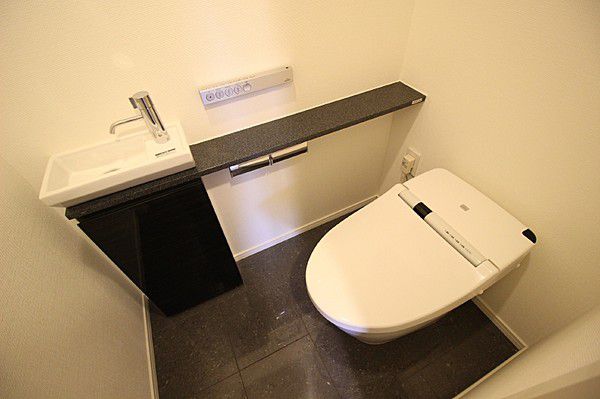 トイレ　※別部屋参考写真