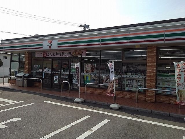 コンビニ　セブンイレブン大学前店（コンビニ）まで350m