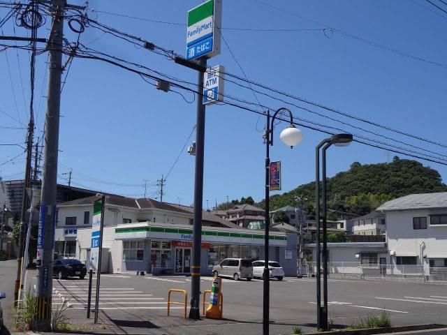 コンビニ　ファミリーマート（コンビニ）まで1105m