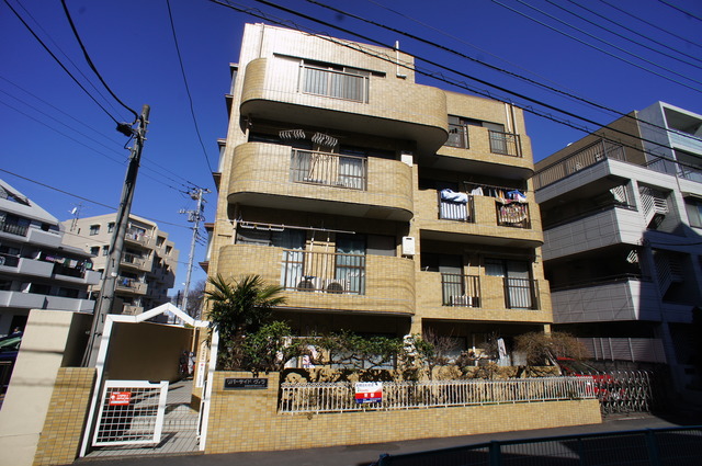 建物外観　丈夫で安心の鉄筋コンクリート造マンションです☆