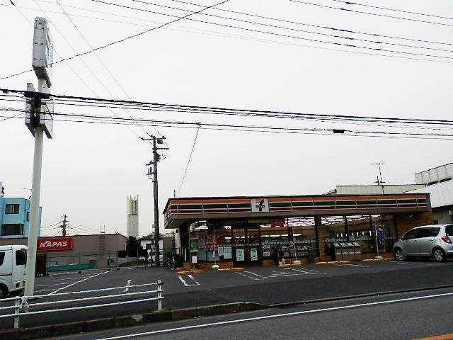 コンビニ　セブンイレブン（コンビニ）まで220m
