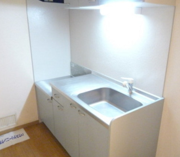 キッチン　別部屋の写真を使用しております。