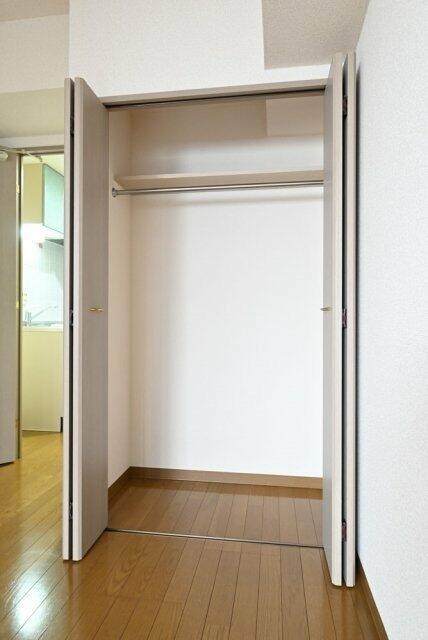 収納　クローゼット?