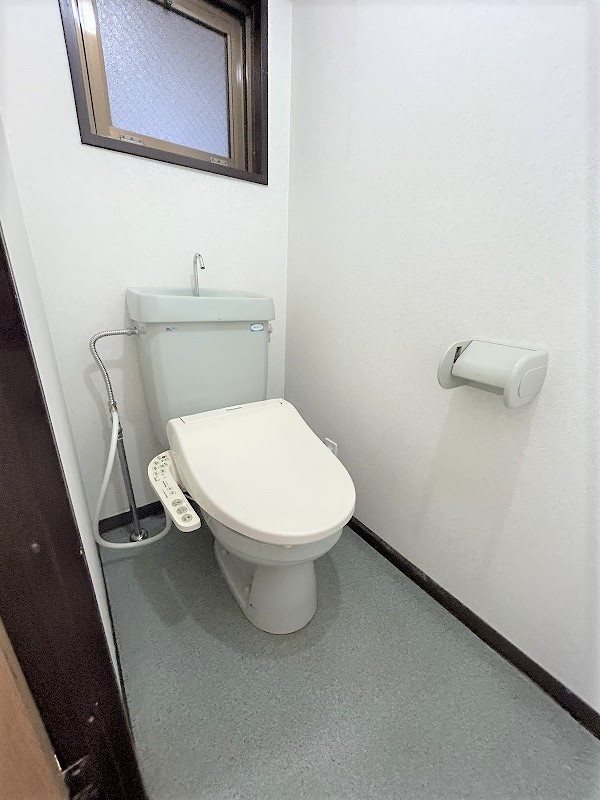 トイレ　別部屋の写真使用