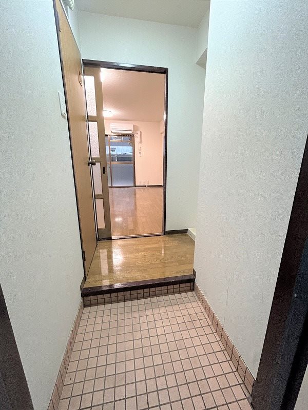 玄関　別部屋の写真使用