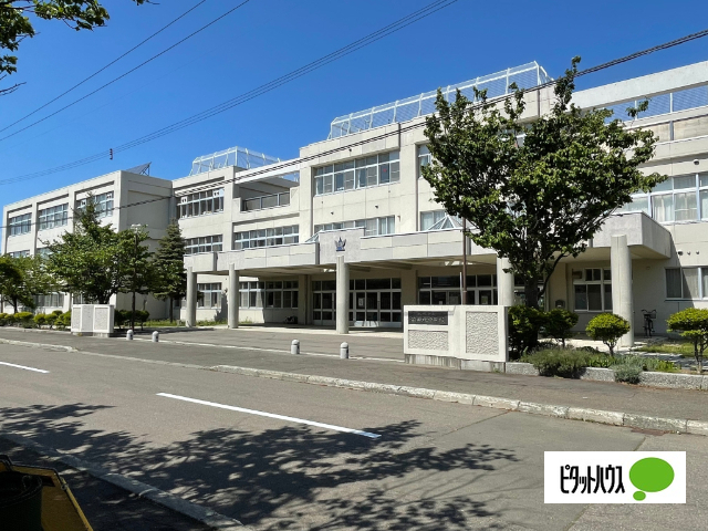 中学校　札幌市立前田北中学校（中学校）まで600m
