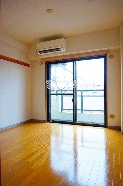 居室・リビング　開放感のあるゆったりとしたお部屋です♪