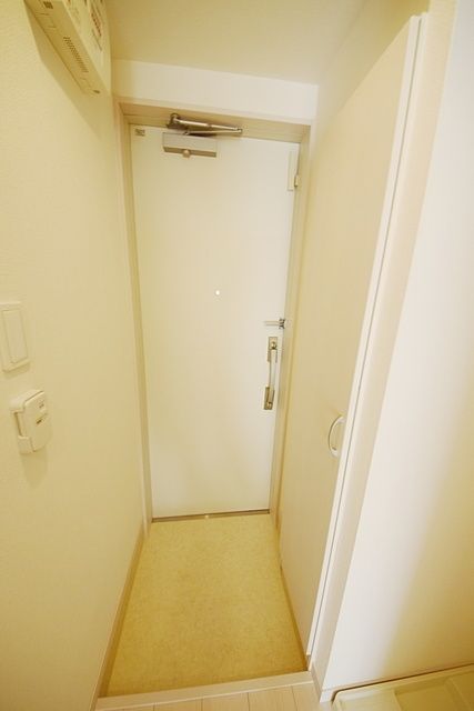 玄関　お部屋探しは【タウンハウジング千葉店】にお任せ下さい♪