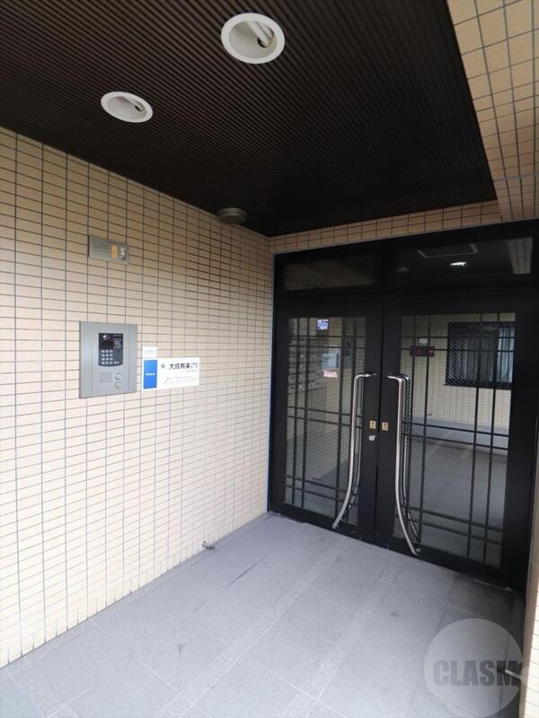 エントランス　オートロック付きで安心です