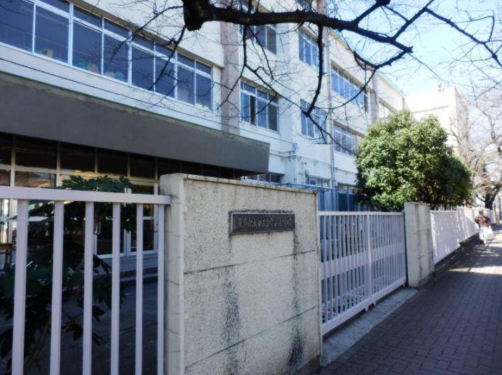 小学校　大田区立雪谷小学校（小学校）まで562m