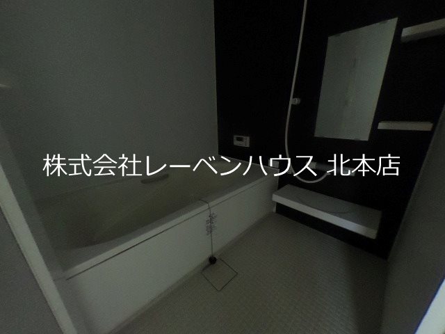 バス・シャワールーム　これからクリーニング入ります