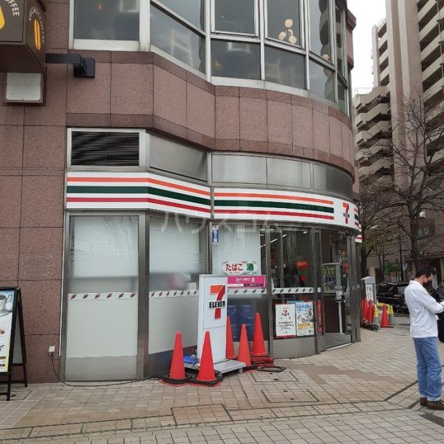コンビニ　セブンイレブン　リリオ亀有（コンビニ）まで431m