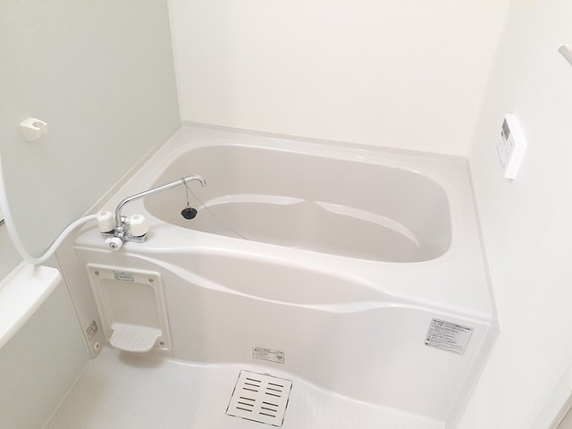 バス・シャワールーム　シャワー・追い焚き給湯