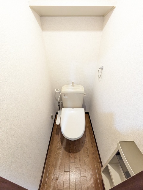 トイレ　★トイレは嬉しい洗浄機能付き便座です♪★