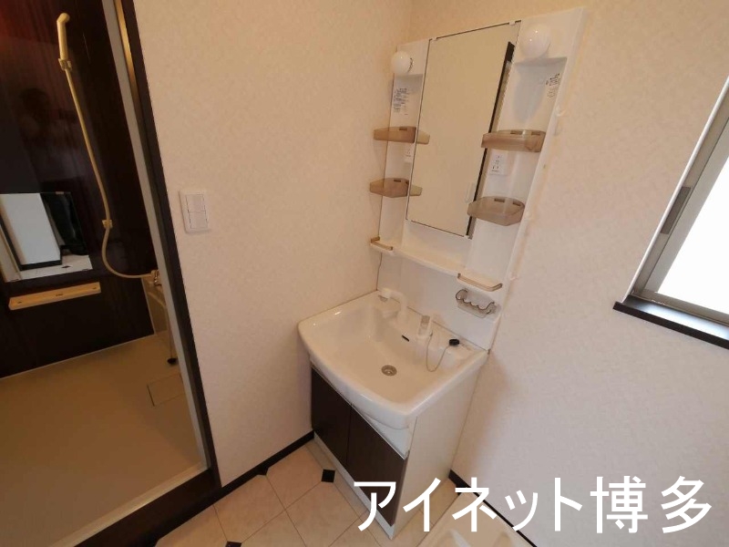 洗面設備　お出かけ前の身支度はこちらでバッチリ！