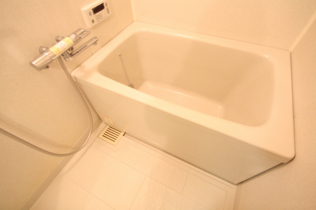 バス・シャワールーム　※別部屋参考写真となります※