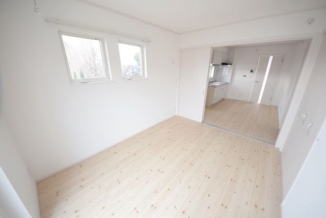 その他部屋・スペース　★２面採光の明るいお部屋です★