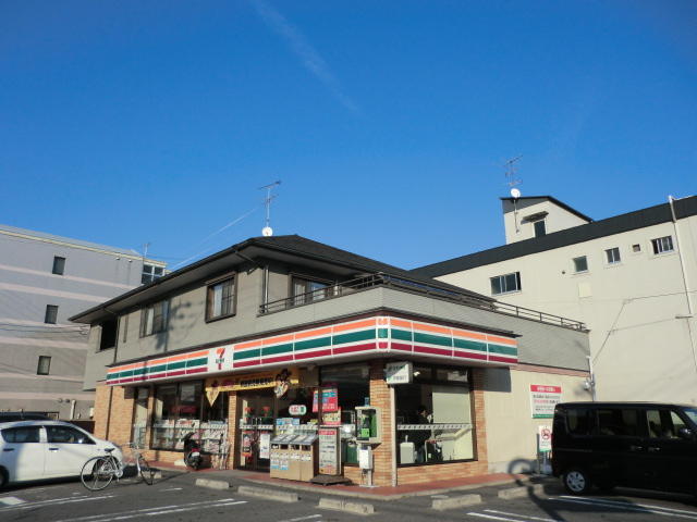 コンビニ　セブンイレブン京都山科椥辻店（コンビニ）まで152m