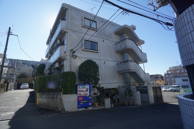 建物外観　閑静な住宅地でゆったりライフスタイルを満喫してください♪