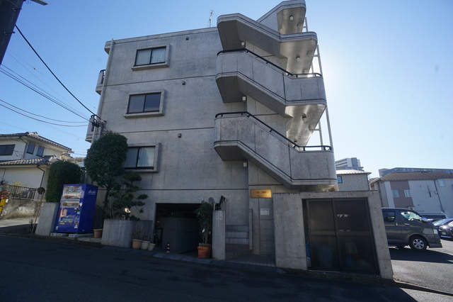 建物外観　しっかりとした鉄筋コンクリート造マンションです♪